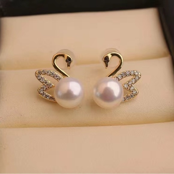 Gold Swan Pearl Earrings - Picture 1 of 4